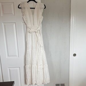 Elegant White Lace Maxi Dress